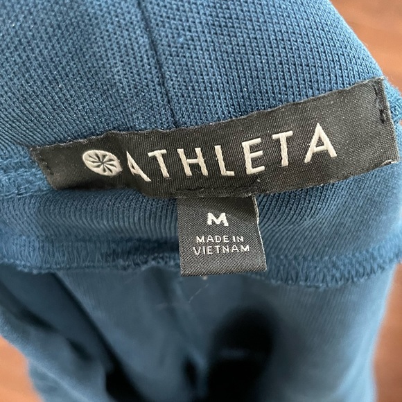 Athleta casual green/blue shorts size M - Picture 5 of 6
